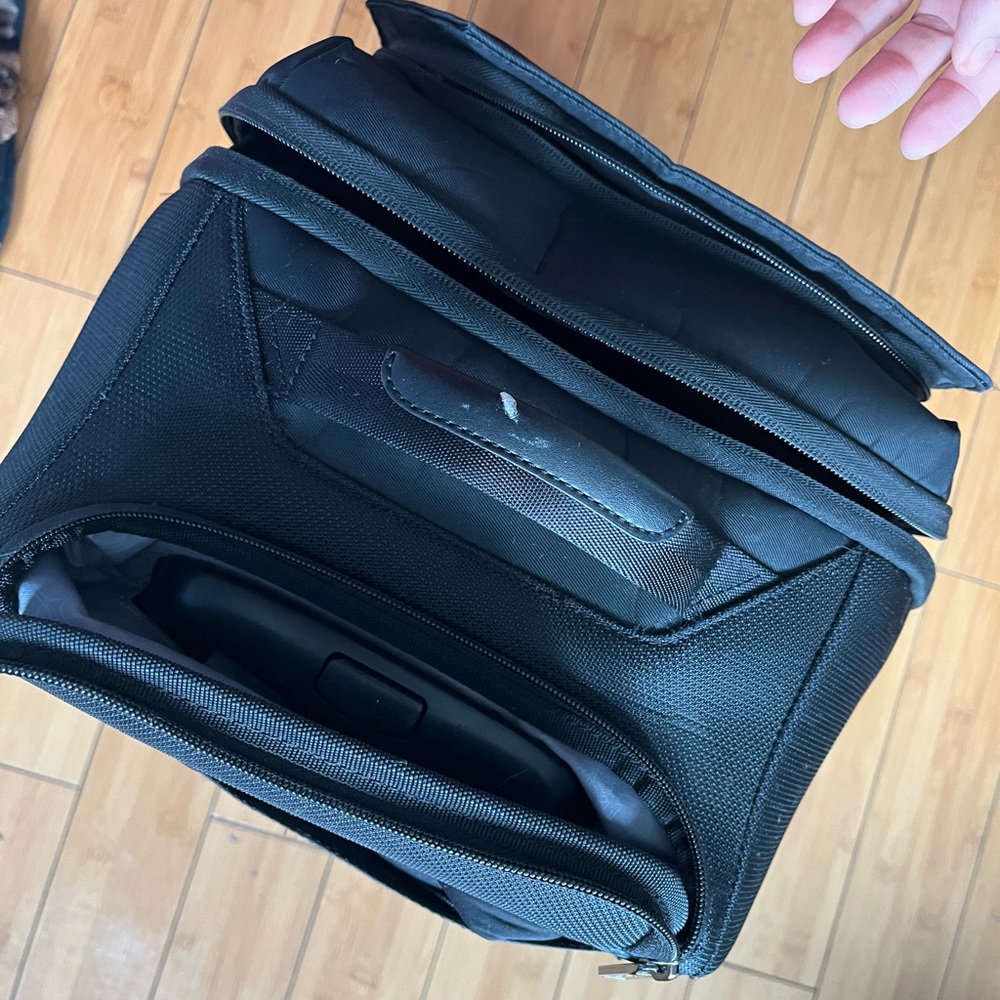 Samsonite Convertible Luggage - Picture 3 of 3